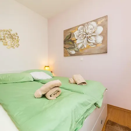 Golden Hope 4+1 Krk Lägenhet *