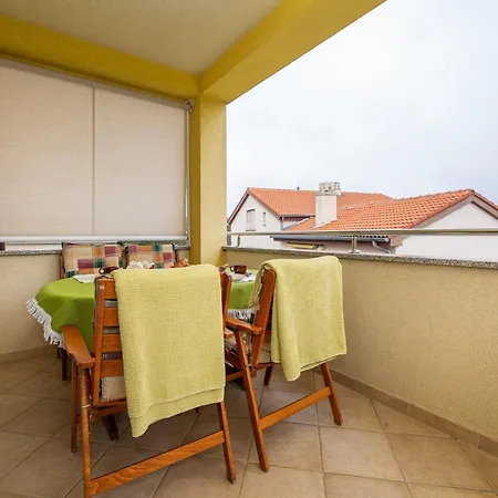 Golden Hope 4+1 Krk Krk Town