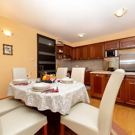 Golden Hope 4+1 Krk Lägenhet