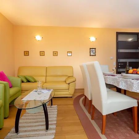 Golden Hope 4+1 Krk *