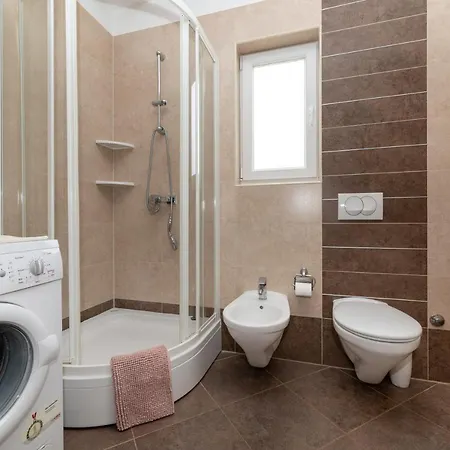 Golden Hope 4+1 Krk *