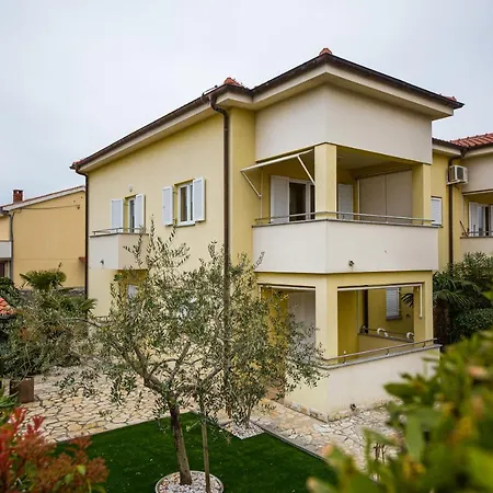 Golden Hope 4+1 Krk *